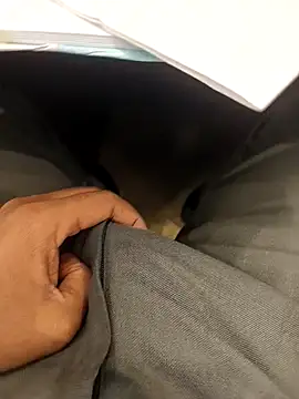 hotboy43339 online show from November 4, 3:51 am