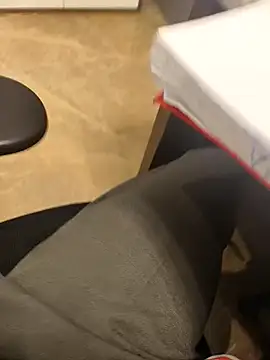 hotboy43339 online show from November 6, 5:10 am