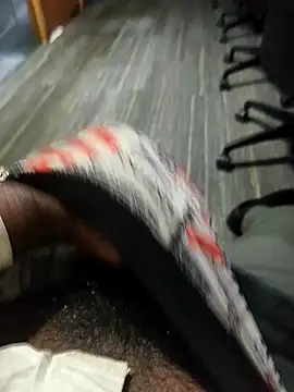 hotboy43339 online show from November 18, 8:23 pm