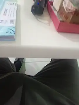 hotboy43339 online show from June 26, 4:42 pm