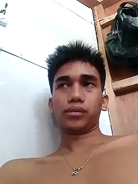 Snapshot of charlie0728 chatting on October 4, 12:27 am charlie0728 online show from October 4, 12:27 am