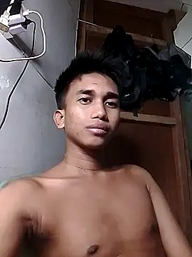 Snapshot of charlie0728 chatting on October 11, 1:59 pm charlie0728 online show from October 11, 1:59 pm
