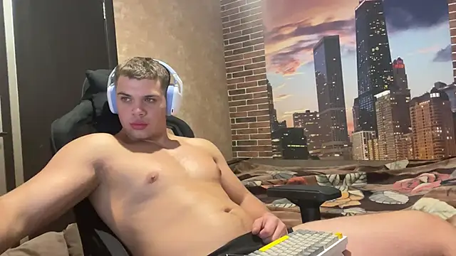 Snapshot of MusclePhantom chatting on October 22, 8:11 pm MusclePhantom online show from October 22, 8:11 pm