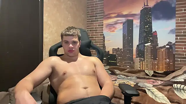 Snapshot of MusclePhantom chatting on October 15, 8:16 pm MusclePhantom online show from October 15, 8:16 pm