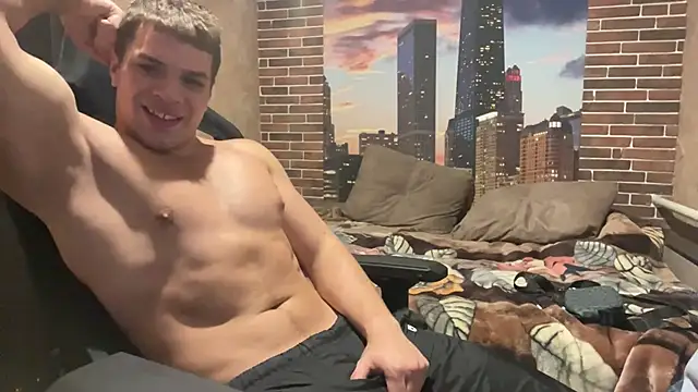 Snapshot of MusclePhantom chatting on October 14, 7:21 pm MusclePhantom online show from October 14, 7:21 pm