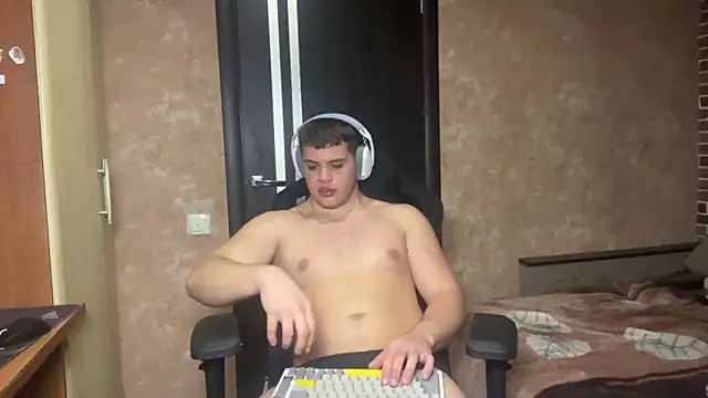 MusclePhantom online show from April 26, 8:27 pm