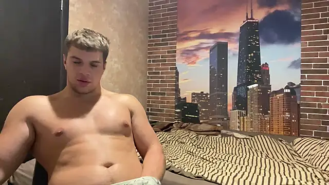 Snapshot of MusclePhantom chatting on September 15, 9:16 pm MusclePhantom online show from September 15, 9:16 pm