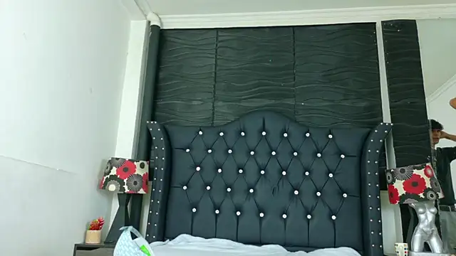 AxelWolfe online show from September 20, 7:47 pm
