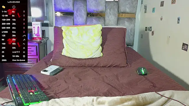 DannyPhantom555 online show from May 20, 1:56 am