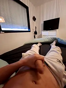 Yoaannn online show from October 28, 3:47 pm