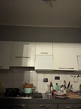 Axl hot online show from April 29, 8:59 pm