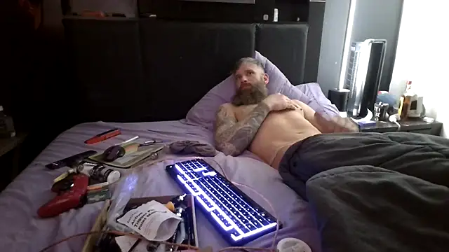 Werg9998 online show from April 16, 7:30 am