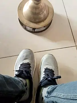 INTERNATIONAL0001 online show from December 18, 8:54 am