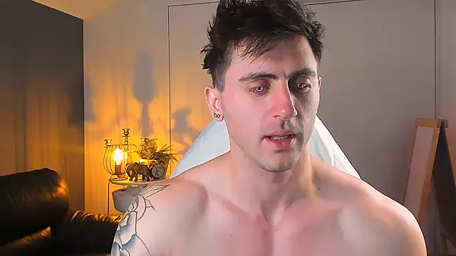 Snapshot of Oscar_Miller_ chatting on October 17, 9:52 pm Oscar Miller  online show from October 17, 9:52 pm