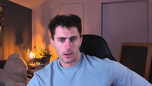 Snapshot of Oscar_Miller_ chatting on October 28, 8:55 pm Oscar Miller  online show from October 28, 8:55 pm