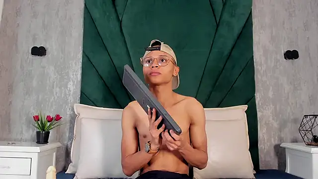 Tyler gus online show from September 9, 11:31 am