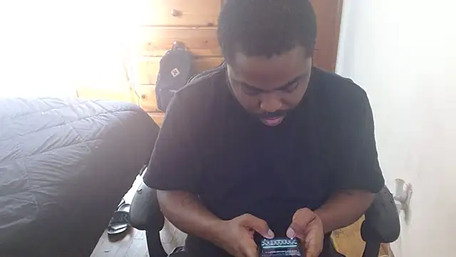 Breadwinnah online show from October 20, 3:49 pm