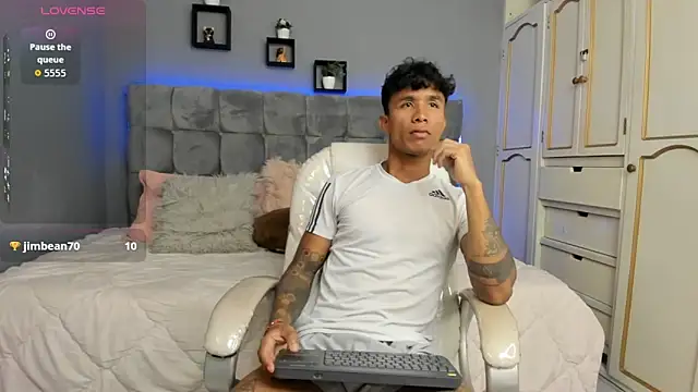 Frank98  online show from September 22, 7:46 pm