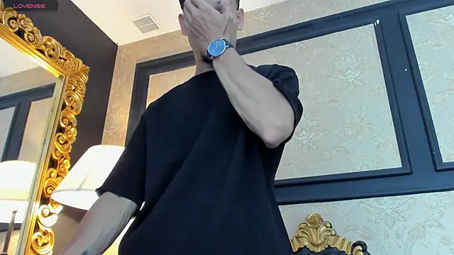 AlessandroKiing online show from April 18, 9:04 pm