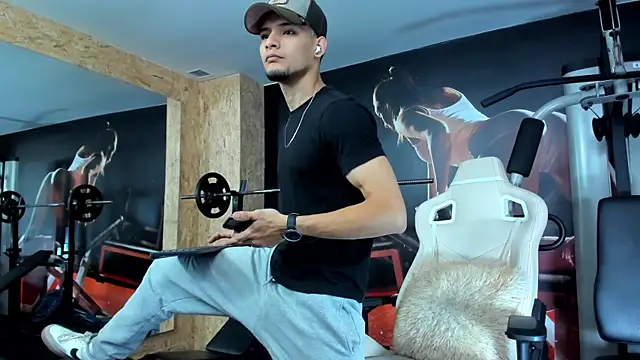 AlessandroKiing online show from April 5, 8:05 pm