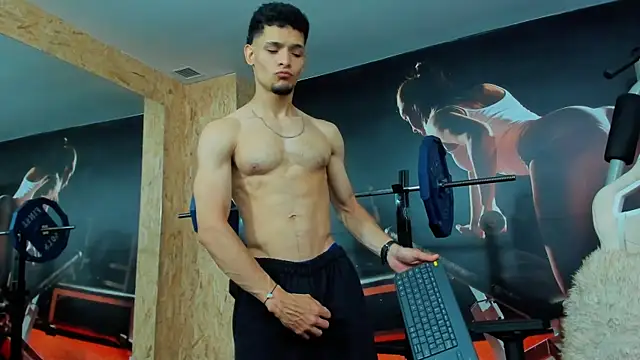 AlessandroKiing online show from April 16, 9:39 pm