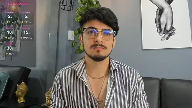 AaronFuentes7 online show from September 19, 8:19 pm