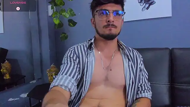 AaronFuentes7 online show from September 10, 7:56 pm