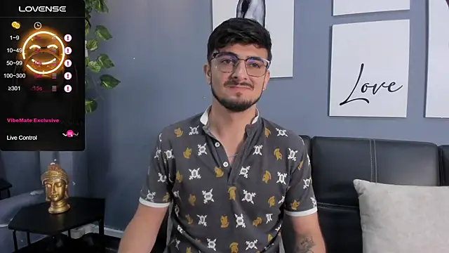 AaronFuentes7 online show from September 8, 7:35 pm