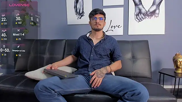 AaronFuentes7 online show from September 15, 7:59 pm