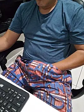 Snapshot of Carloskasado chatting on October 29, 11:18 pm Carloskasado online show from October 29, 11:18 pm