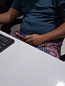 Snapshot of Carloskasado chatting on October 24, 12:02 am Carloskasado online show from October 24, 12:02 am