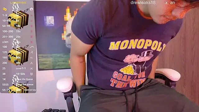 an drew18 online show from June 25, 2:33 pm