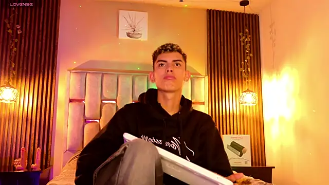 Room 69x online show from April 28, 12:43 pm