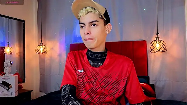 Room 69x online show from March 9, 12:10 pm