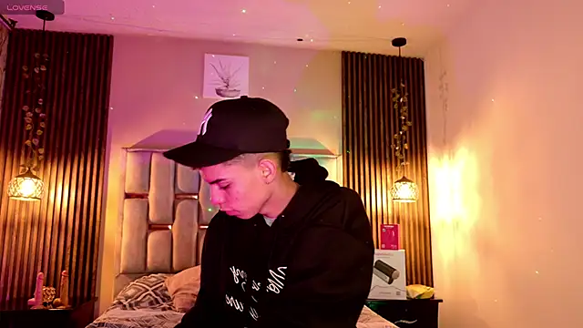 Room 69x online show from April 27, 12:46 pm