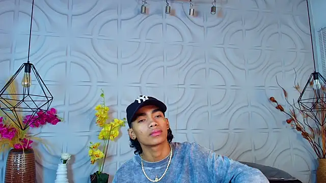 AlanCutee online show from June 17, 1:24 pm