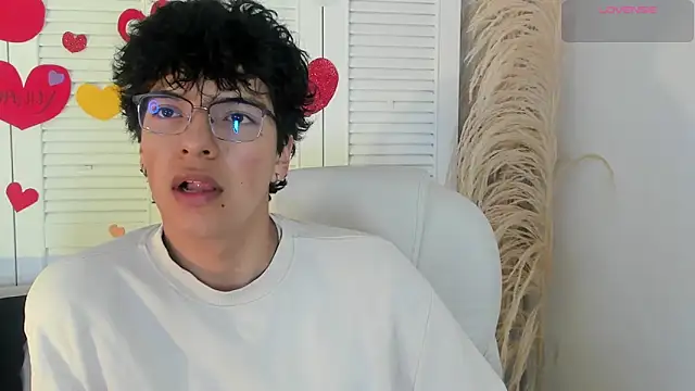 Snapshot of miilo_wolf chatting on September 12, 12:49 pm miilo wolf online show from September 12, 12:49 pm
