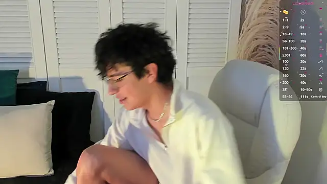 Snapshot of miilo_wolf chatting on September 18, 2:52 pm miilo wolf online show from September 18, 2:52 pm