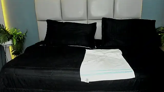 Snapshot of MikePark_ chatting on September 11, 2:05 pm MikePark online show from September 11, 2:05 pm