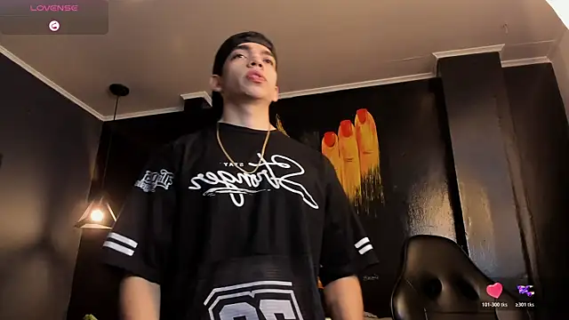 Eryonbradley online show from October 18, 11:37 am