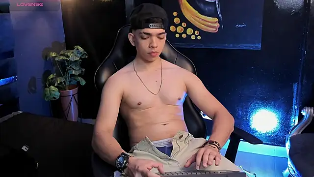 Eryonbradley online show from November 7, 11:46 am