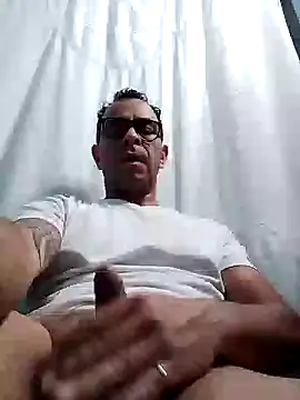 Snapshot of j_c_d chatting on October 10, 11:52 pm j c d online show from October 10, 11:52 pm