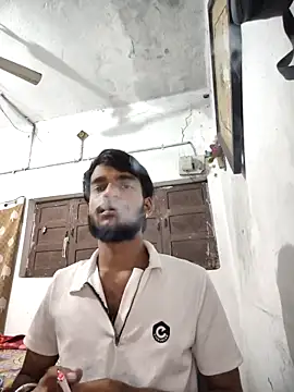 Snapshot of yashuuuu021 chatting on October 3, 6:57 pm yashuuuu021 online show from October 3, 6:57 pm
