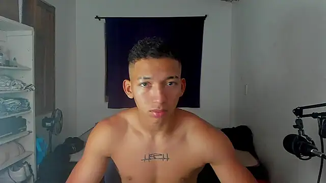 Snapshot of JuanchiT66 chatting on October 11, 7:40 pm JuanchiT66 online show from October 11, 7:40 pm