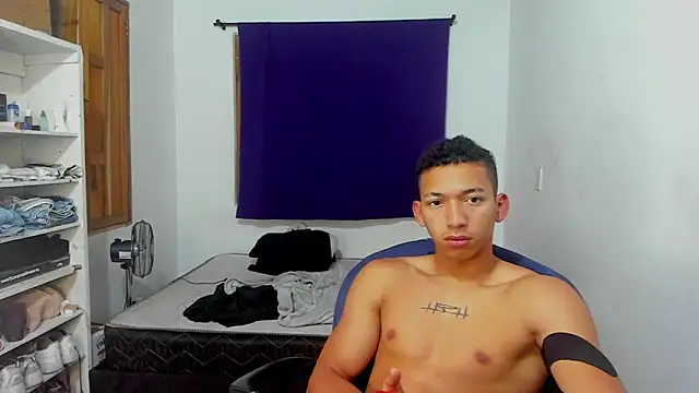 Snapshot of JuanchiT66 chatting on October 7, 7:56 am JuanchiT66 online show from October 7, 7:56 am