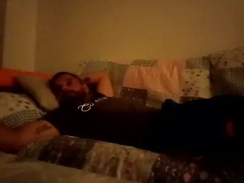 Snapshot of Feistysausage chatting on November 1, 11:20 pm Feistysausage online show from November 1, 11:20 pm