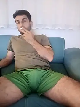 Snapshot of alex10alexx chatting on October 20, 10:13 pm alex10alexx online show from October 20, 10:13 pm