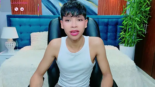 dilan 911 online show from May 5, 6:30 pm