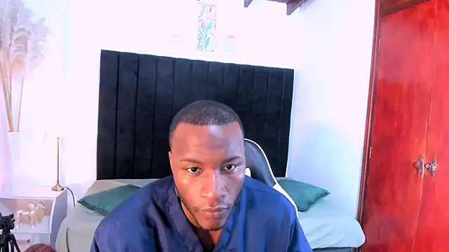 chrstian lewis1 online show from November 30, 4:09 pm