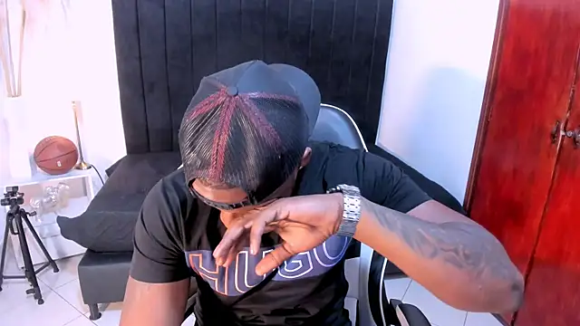 chrstian lewis1 online show from November 27, 4:21 pm